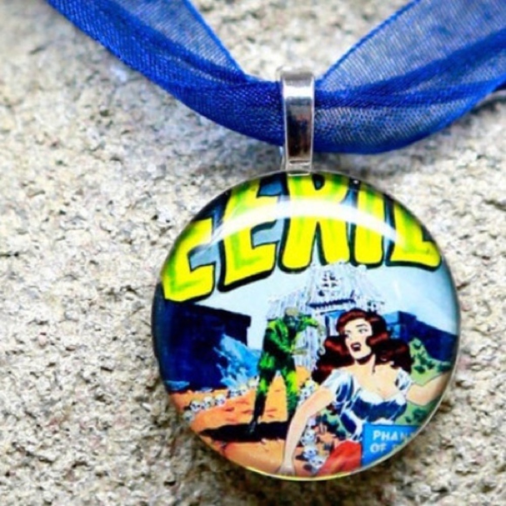 Eerie necklace